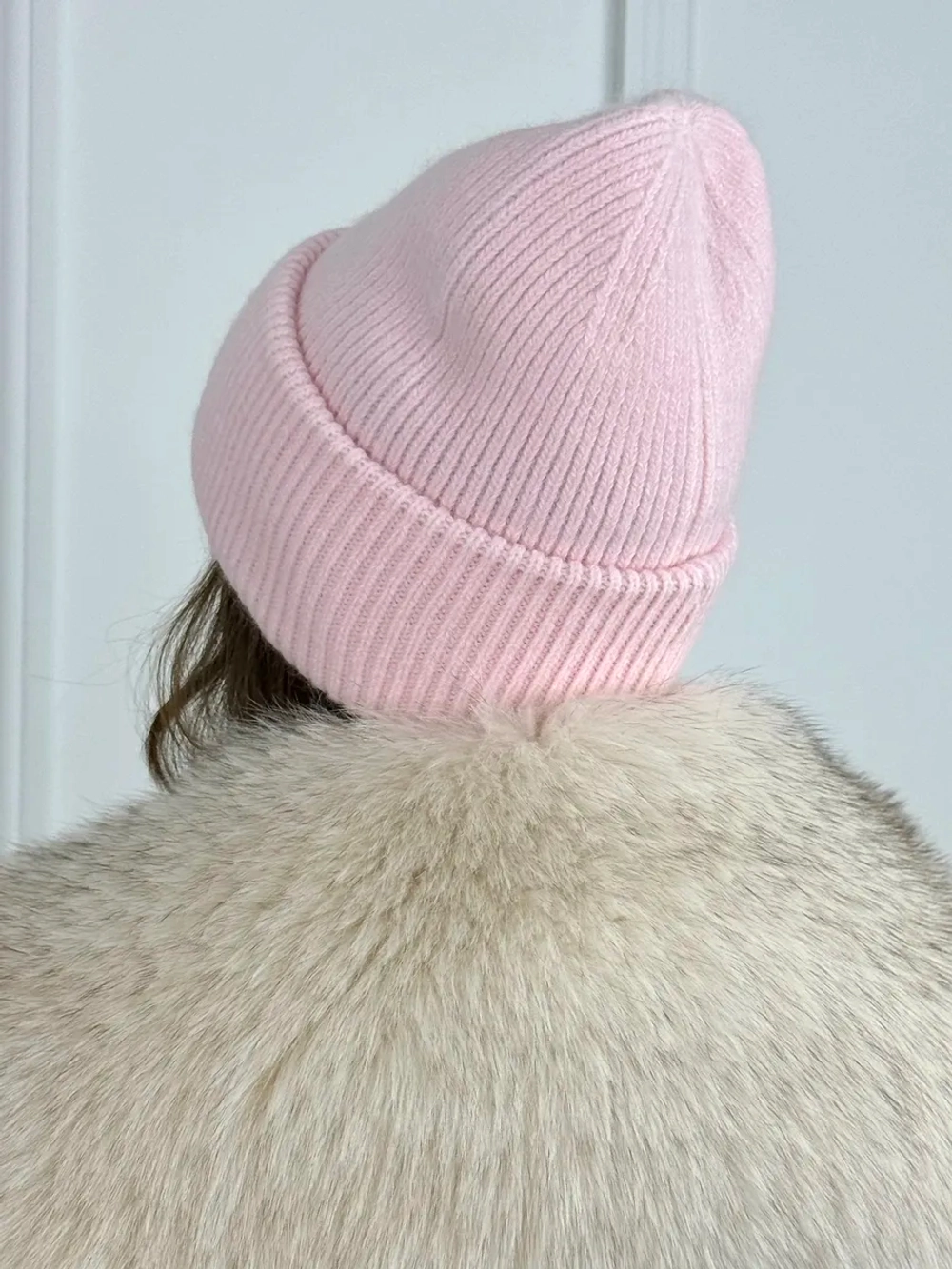 шапка зимняя из ангоры с отворотом вязаная