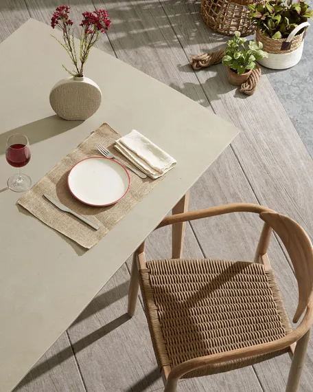 Стул Glynis массив эвкалипта с бежевым сиденьем | La Forma | Испания | Купить в Hallberg.ru