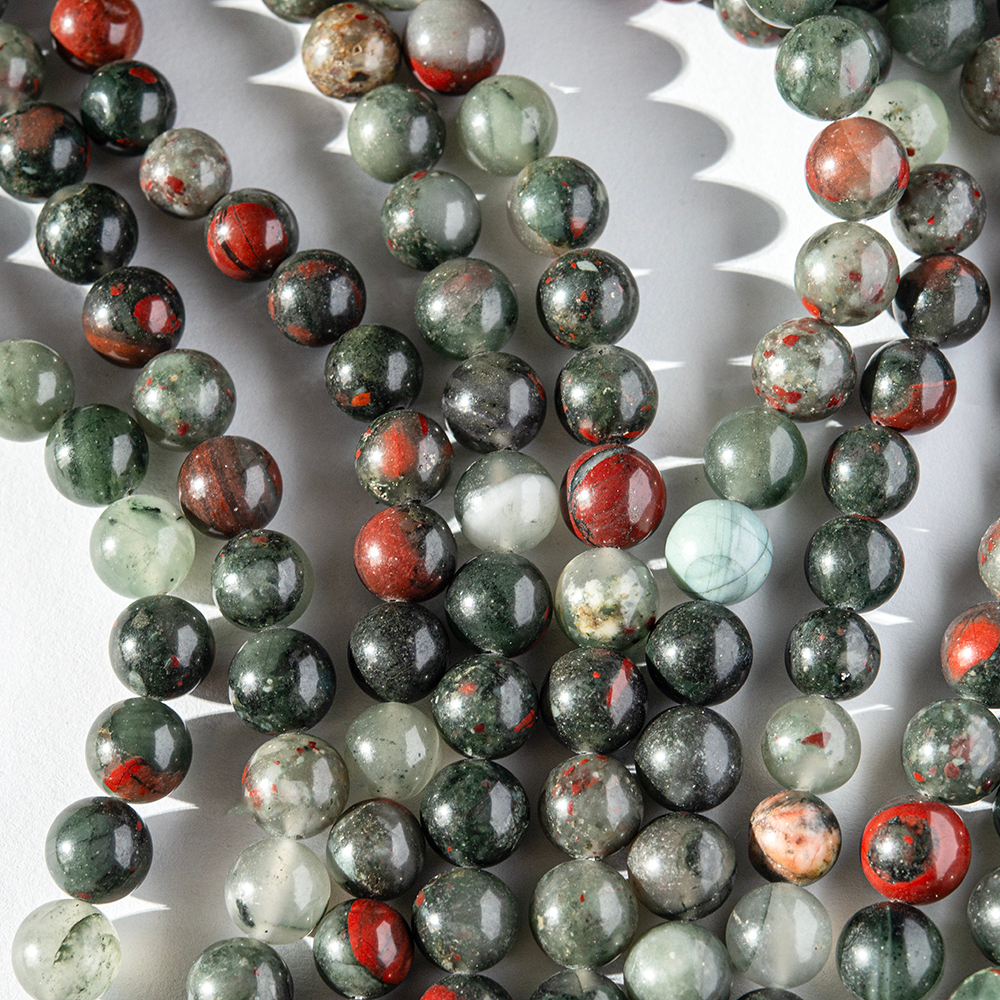 Халцедон с гелиотропом натуральный, 12,8мм, шар