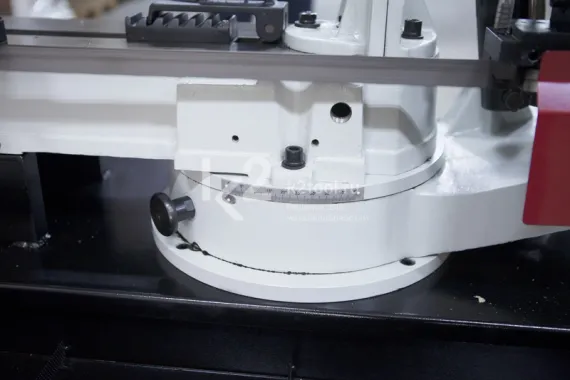 Ленточнопильный станок с гидрозагрузкой Stalex BS-1018R