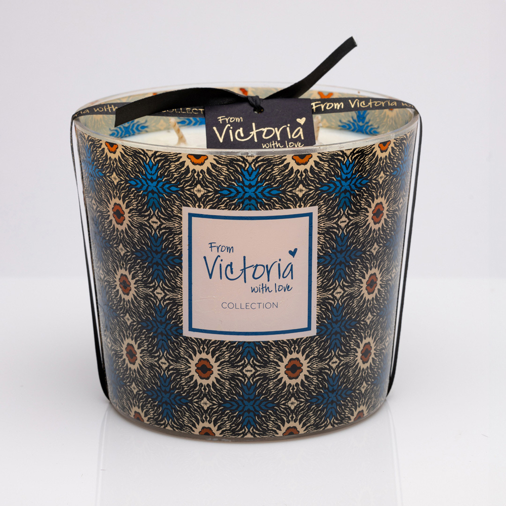 Свеча ароматическая 1.8кг Victoria with Love Bouche blue