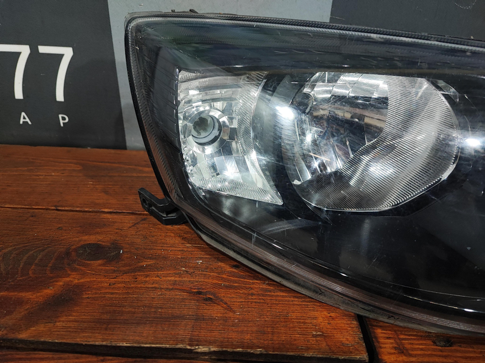 Фара правая Lada Kalina 2 13-18 Б/У Оригинал 21923711010