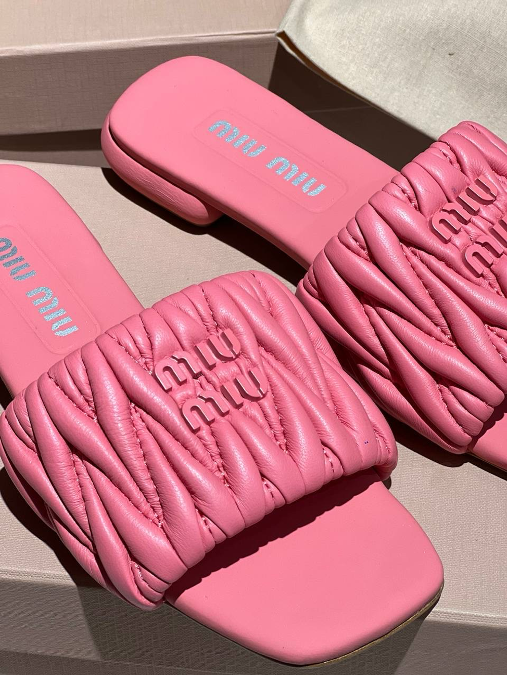 Шлепанцы Miu Miu