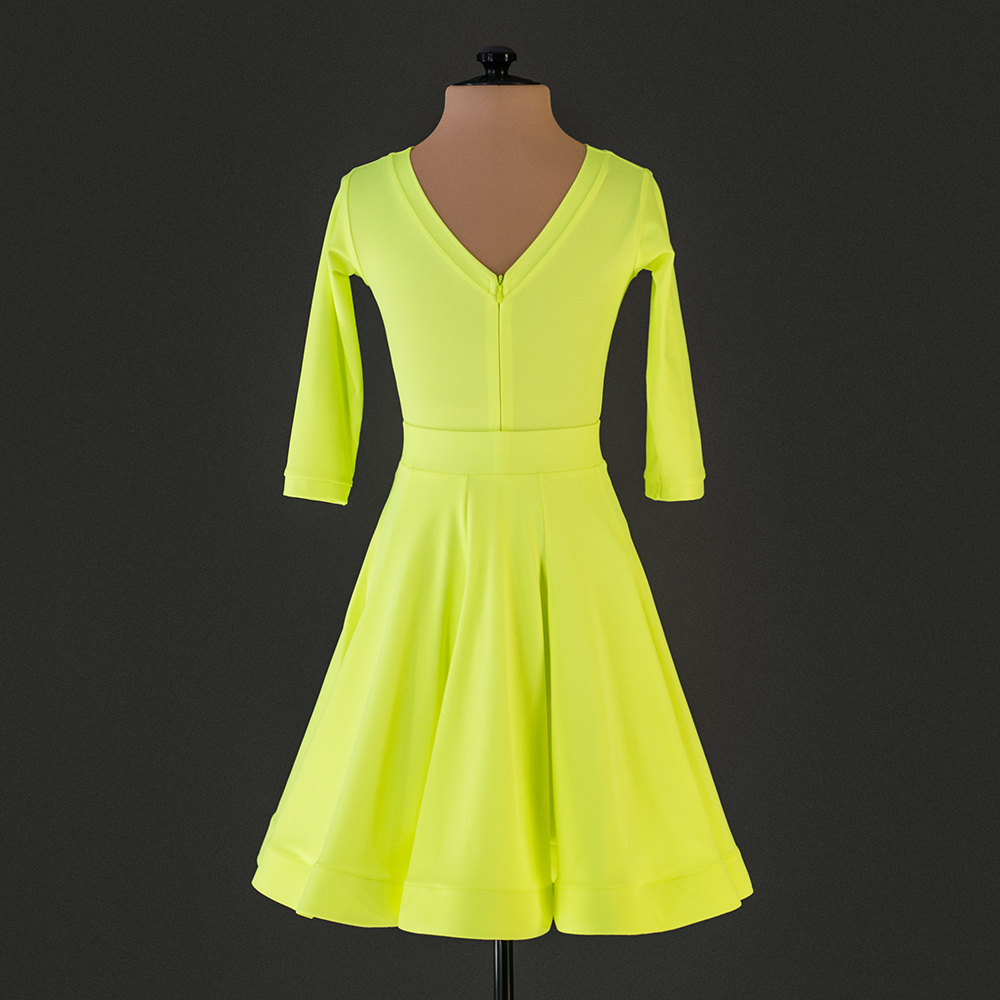 яркое платье для танцев