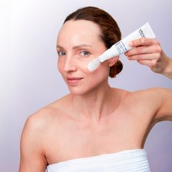 Ericson Laboratoire Успокаивающая маска для лифтинга и сияния кожи SMOOTHING UNIFYING MASK 50 мл