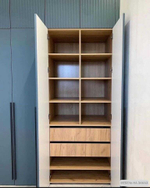 Шкаф встроенный распашной