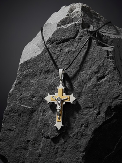 Крупный массивный крест из нержавеющей стали