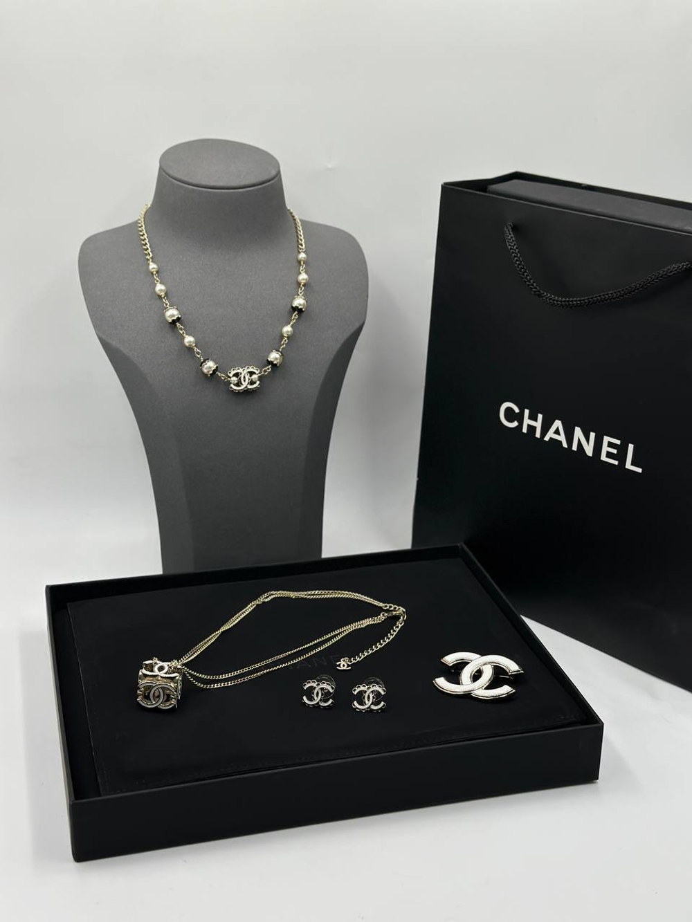 Серьги CHANEL