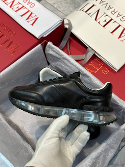 Кроссовки Valentino