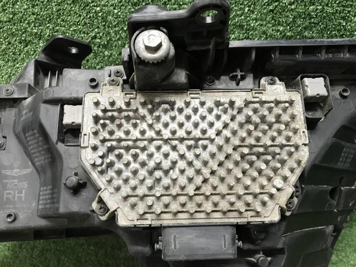 Фара правая Genesis G80 2 (2020-2024) LED