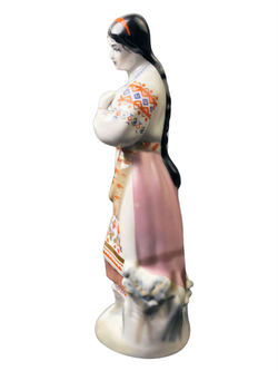 Фарфоровая статуэтка "Цветет терн" Полонное ЗХК