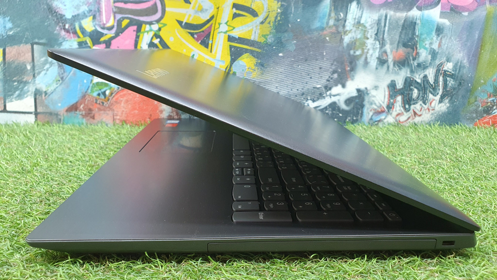 Ноутбук Lenovo i5-8/6 Gb/Radeon 530 2ГБ/FHD/IdeaPad 330-15IKB (81DE02GKRU) /Windows 10