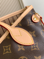 Louis Vuitton Neverfull PM