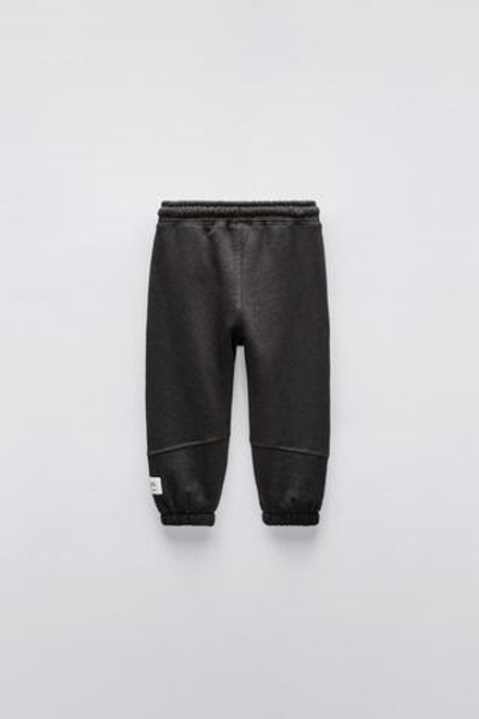 ZARA БРЮКИ ИЗ МЯГКОЙ ТКАНИ С НАШИВКОЙ, АНТРАЦИТОВО-СЕРЫЙ