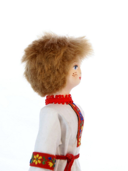 Фарфоровая кукла коллекционная Деревенский мальчик
