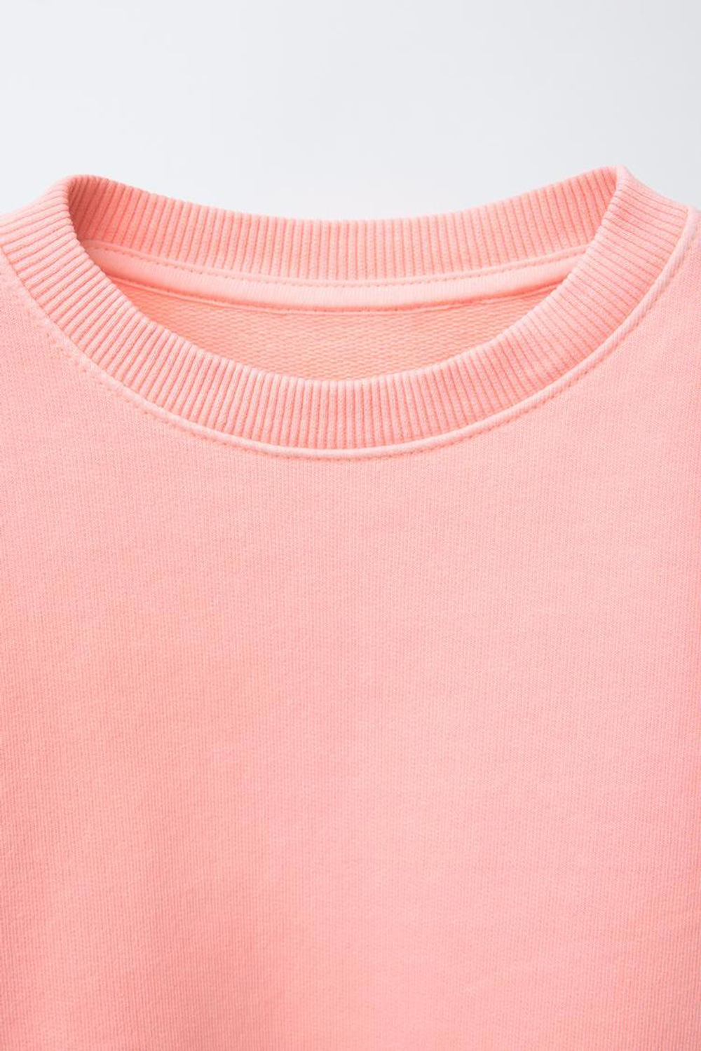 ZARA КОМПЛЕКТ ИЗ ОДНОТОННОЙ ТОЛСТОВКИ И ШОРТОВ С НАШИВКОЙ, ЦВЕТ РОЗОВОГО ДЕРЕВА