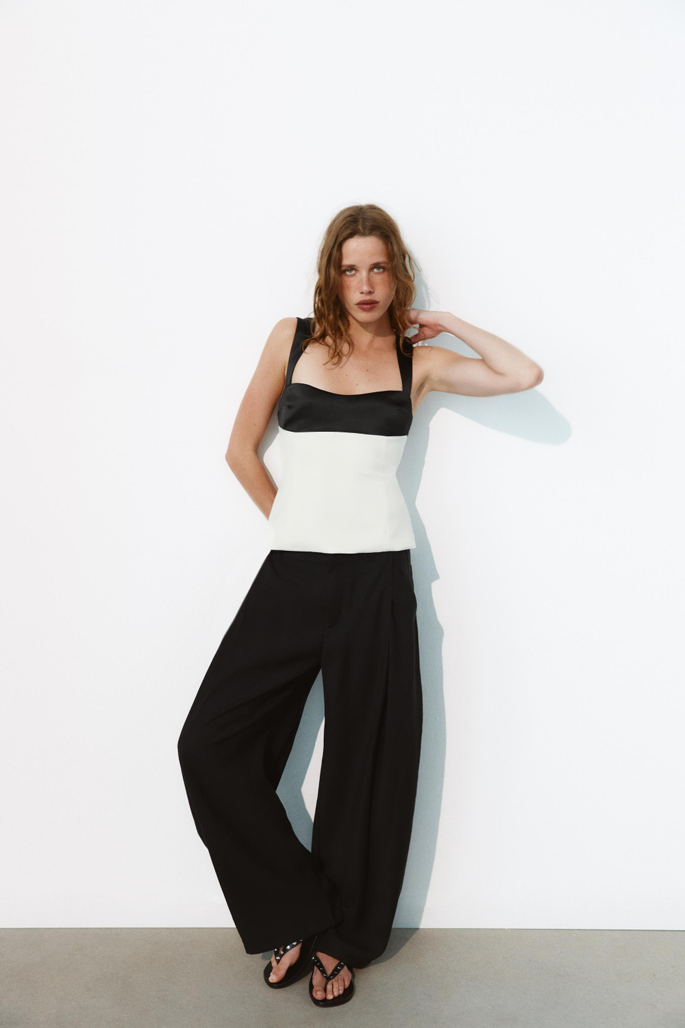 ZARA КОМБИНИРОВАННЫЙ ТОП С ЗАВЯЗКАМИ СЗАДИ, БЕЛЫЙ