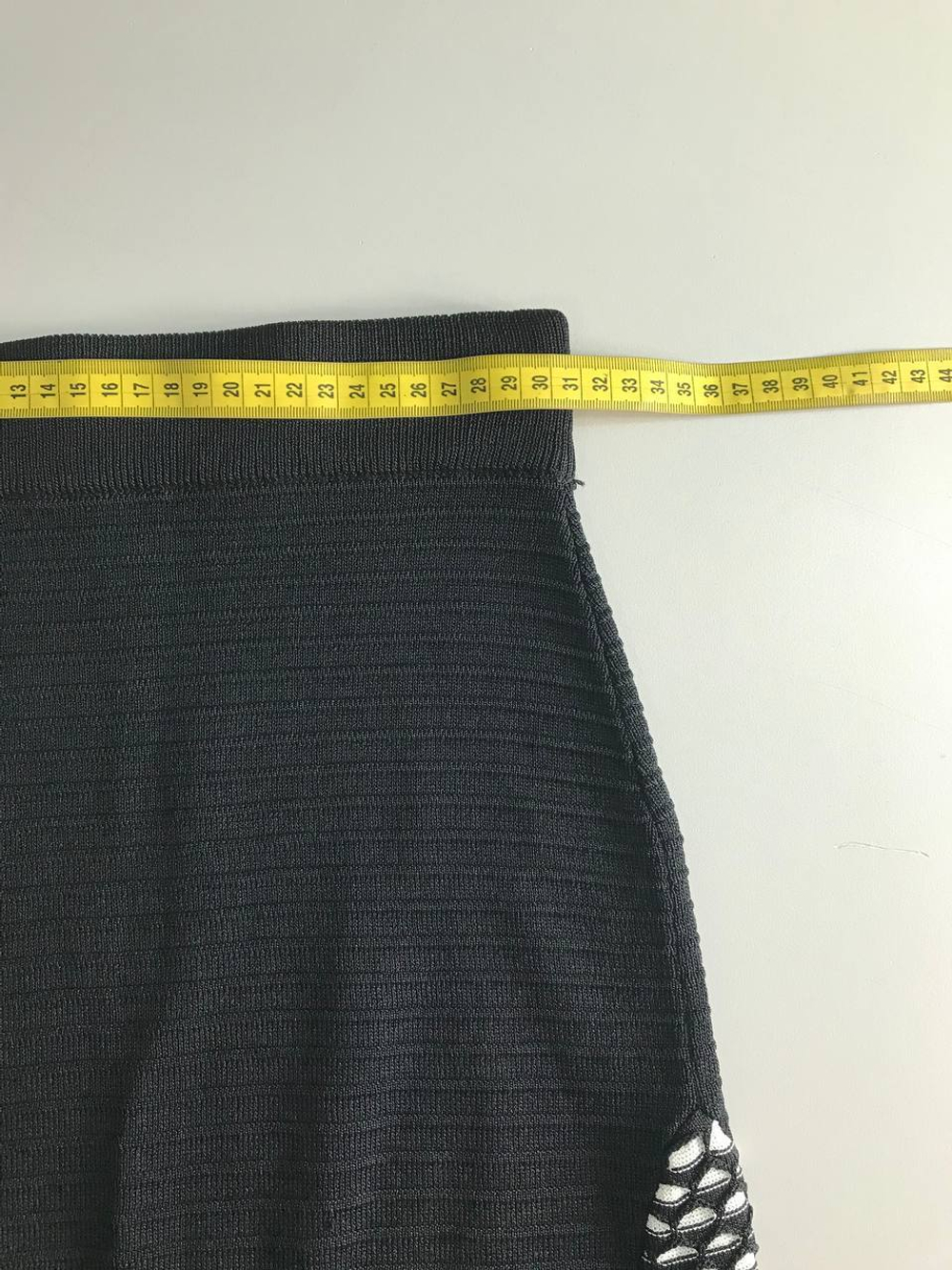 Юбка обтягивающего кроя, визуально на 42 размер