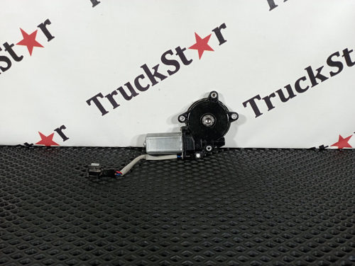 Моторчик стеклоподъемника правый 2023г.