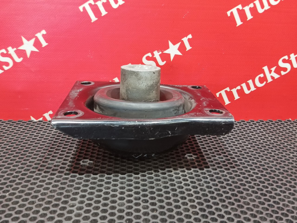 Подушка двигателя передняя 2016 г.