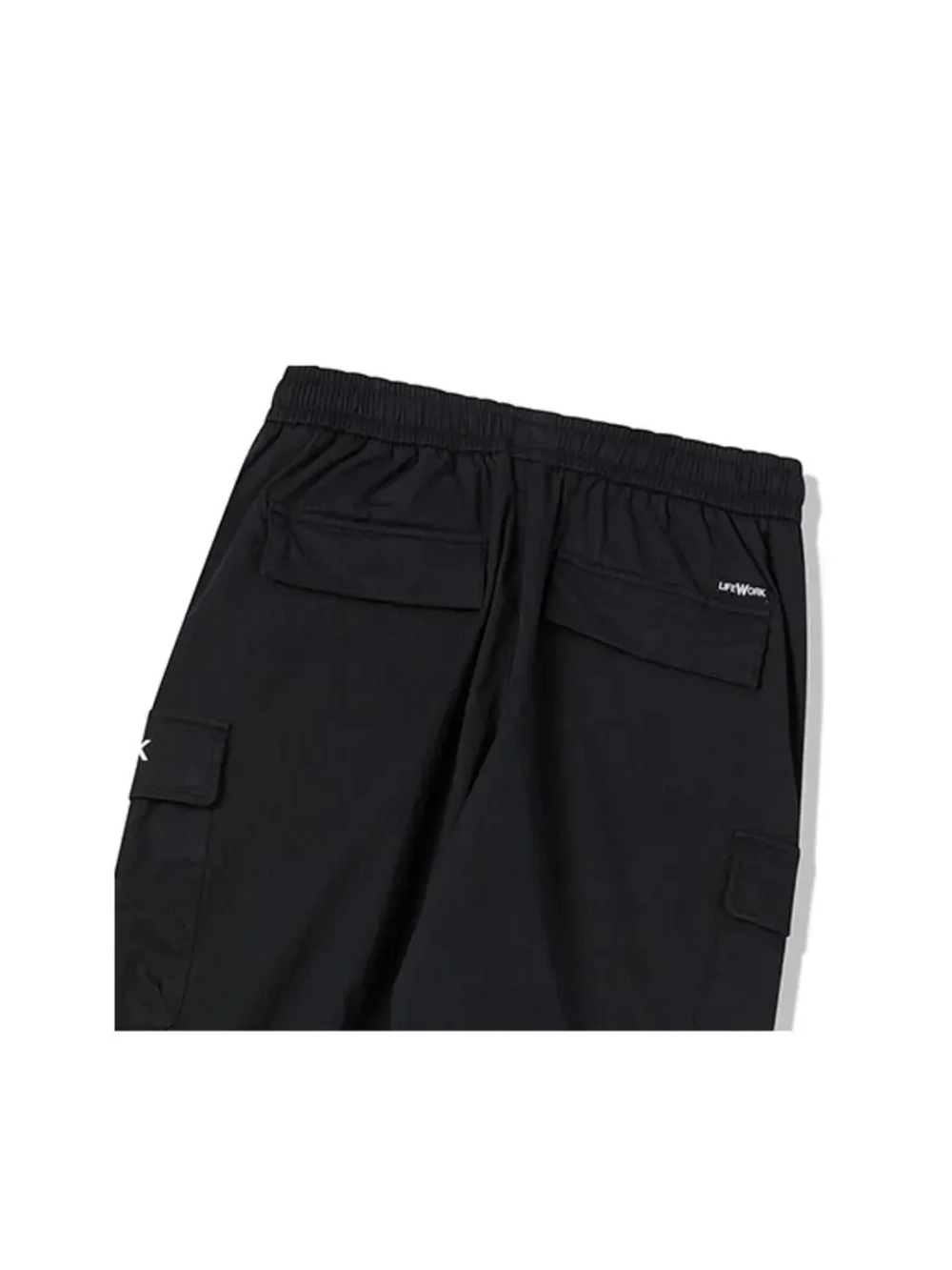 Брюки-джоггеры в стиле карго с молниями на карманах