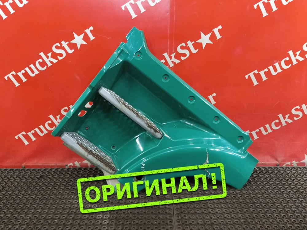 Корпус (дефект) подножек левый 2017г.