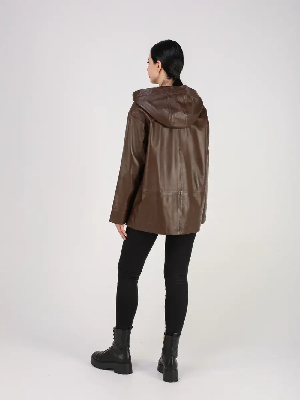 Кожаная куртка демисезонная с капюшоном