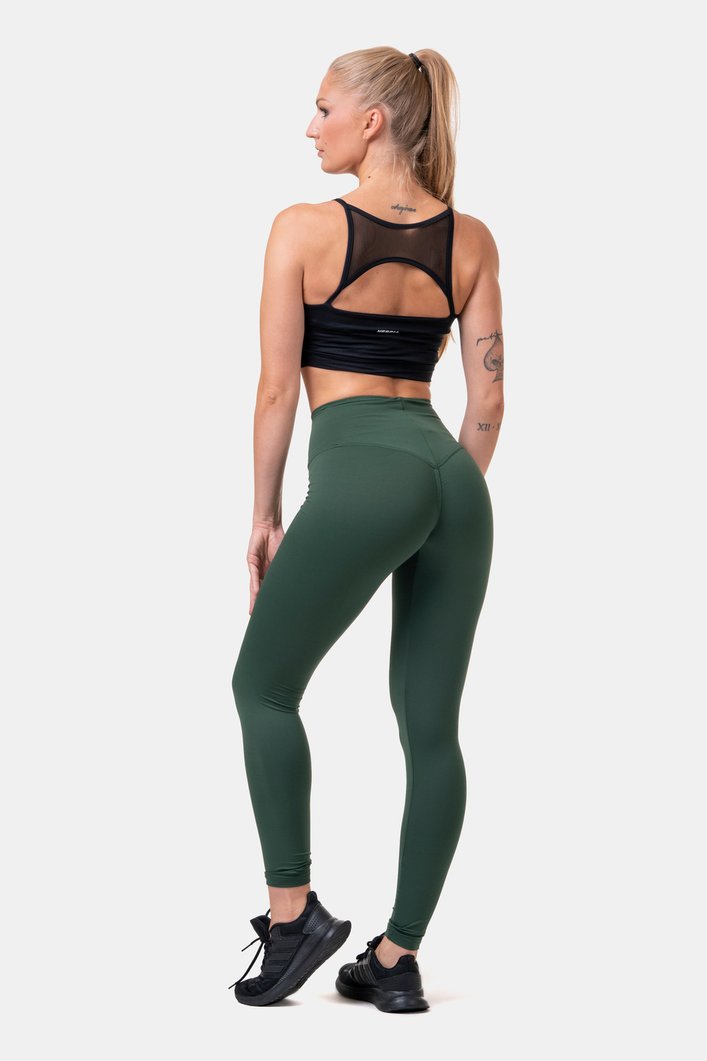 Топ женский Classic Hero Cut-Out Sports bra 579 Черный