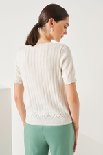 22826 Джемпер женский (молочный)