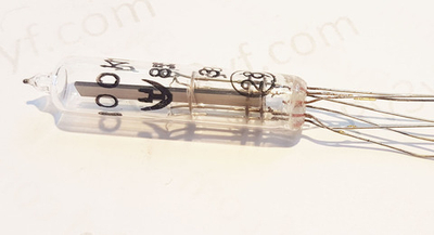 Кварц 100 кГц стекло, 10х45 мм.