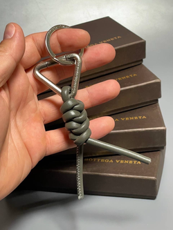 Брелок Bottega Veneta