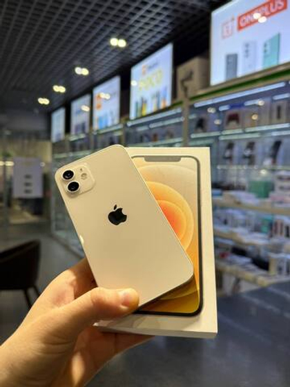 Apple iPhone 12 128Gb White Б/У