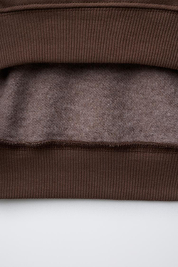 ZARA ТОЛСТОВКА С ПРИНТОМ И НАШИВКАМИ, КОРИЧНЕВЫЙ