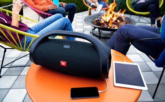 Обзор JBL Boombox