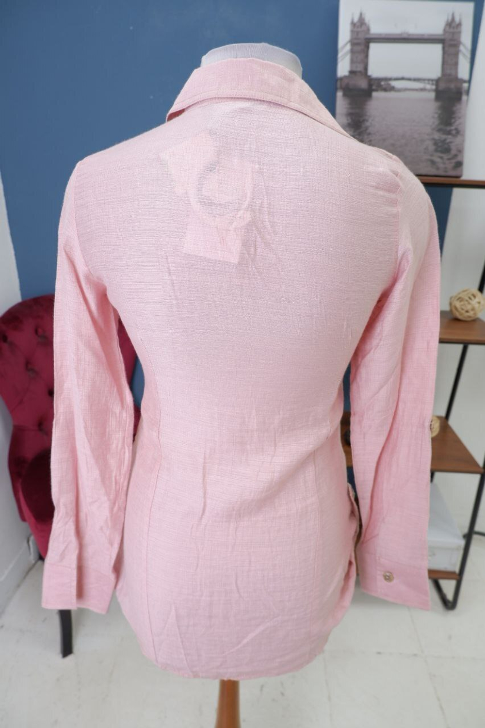 Рубашка Queen  розовая 36 размер, новая