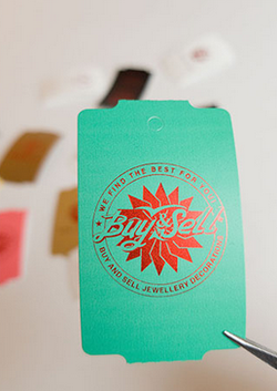 Бирюзовые бирки. Печать красной фольгой.