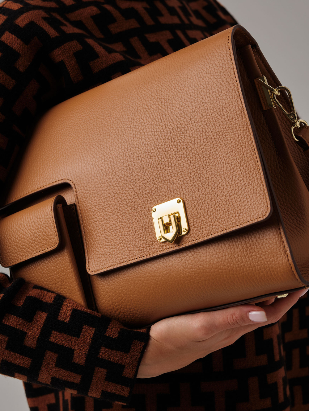 Кожаная сумка Deboro 31104 коричневый лист