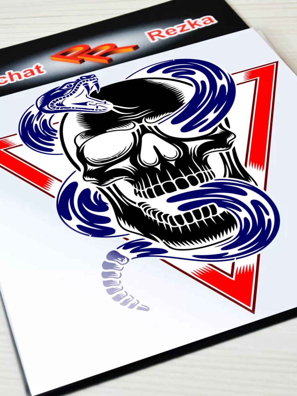 Наклейка - Череп с гремучей змеей