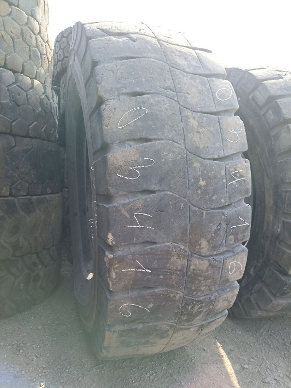 33.00R51 Bridgestone VRPS шина б/у