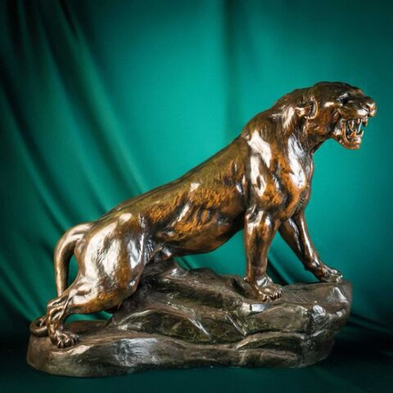 Винтаж: Кабинетная/Бронзовая скульптура «Львица»