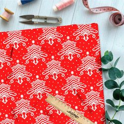 Ткань мембрана отзеркаленные белые ёлки на красном фоне