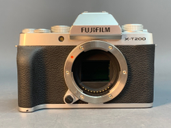 FujiFilm X-T200