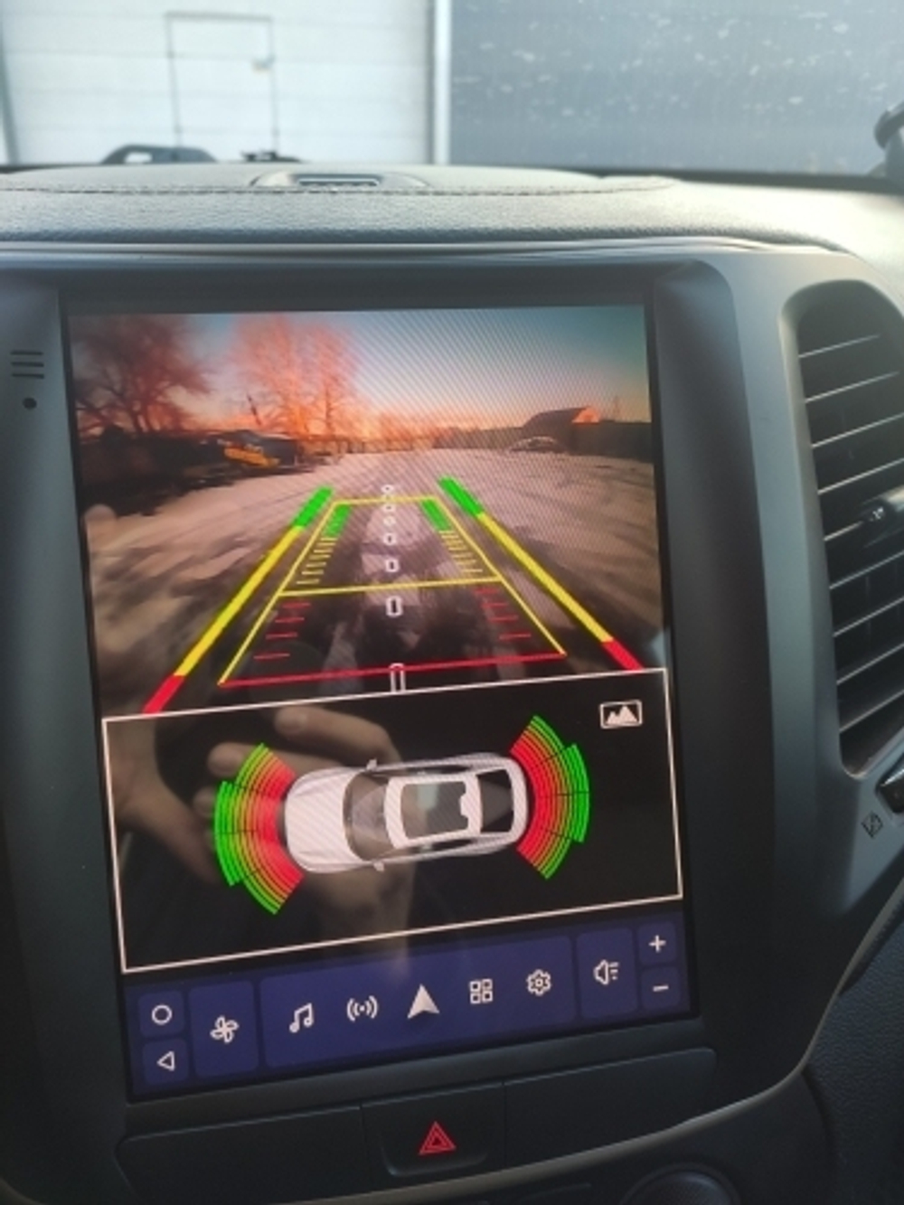 Магнитола для Jeep Cherokee 2014-2023 - Teyes TPRO 2 экран 9.7" в стиле "Тесла" на Android 10, ТОП процессор, 4G SIM-слот