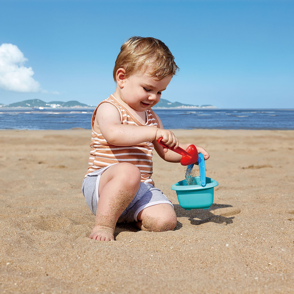 Игрушка для песка (море, песочница) - синее треугольное ведерко, красный совок