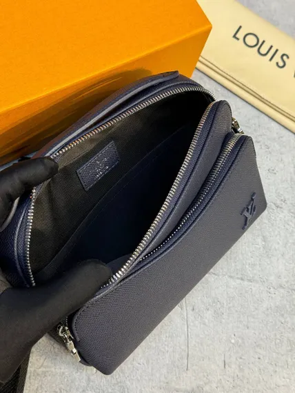 Сумка-мессенджер Louis Vuitton Avenue синий
