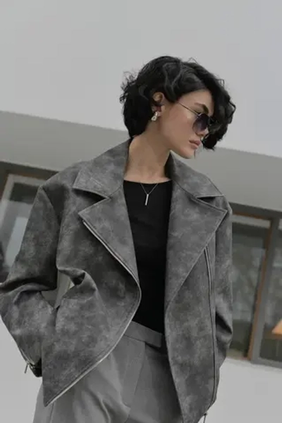 Косуха из экокожи серая