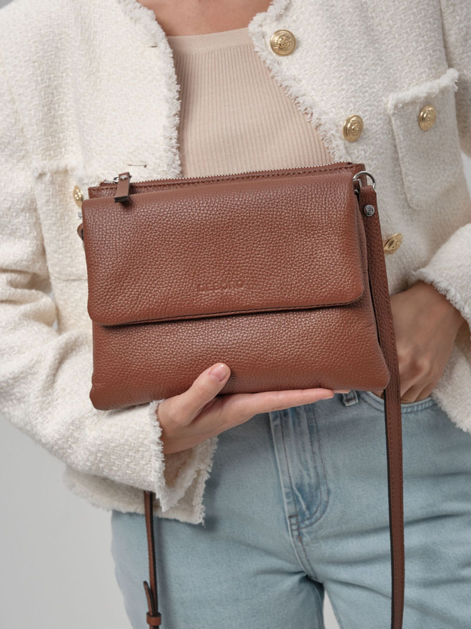 Сумка кожаная на плечо кросс-боди коричневая