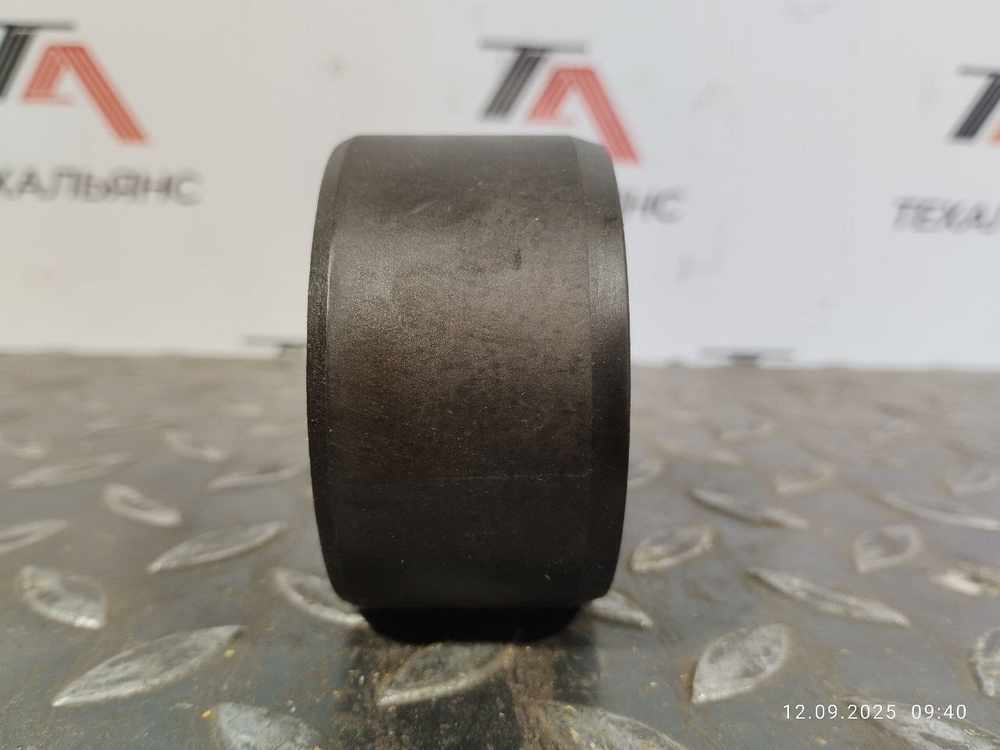 Втулка 9P-1779