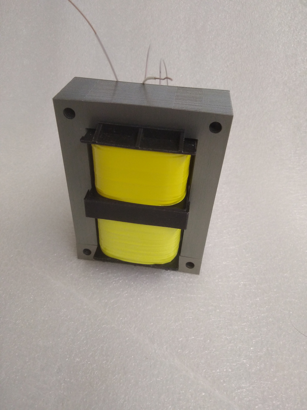 Автотрансформатор понижающий для винилового проигрывателя