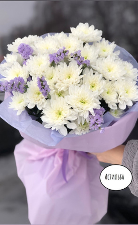 Букет из белых хризантем и статицы